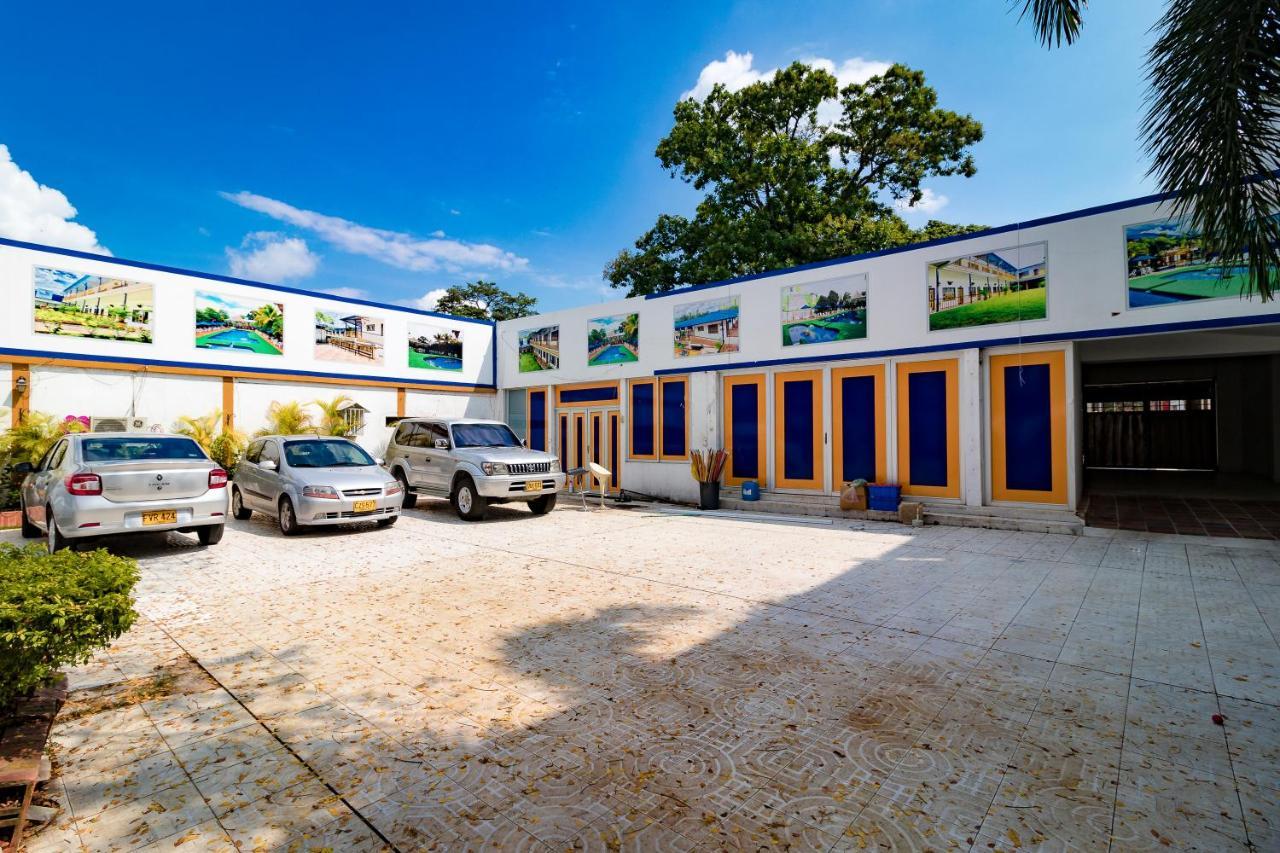 Ayenda 1132 Copiclub Hotell Ibagué Exteriör bild
